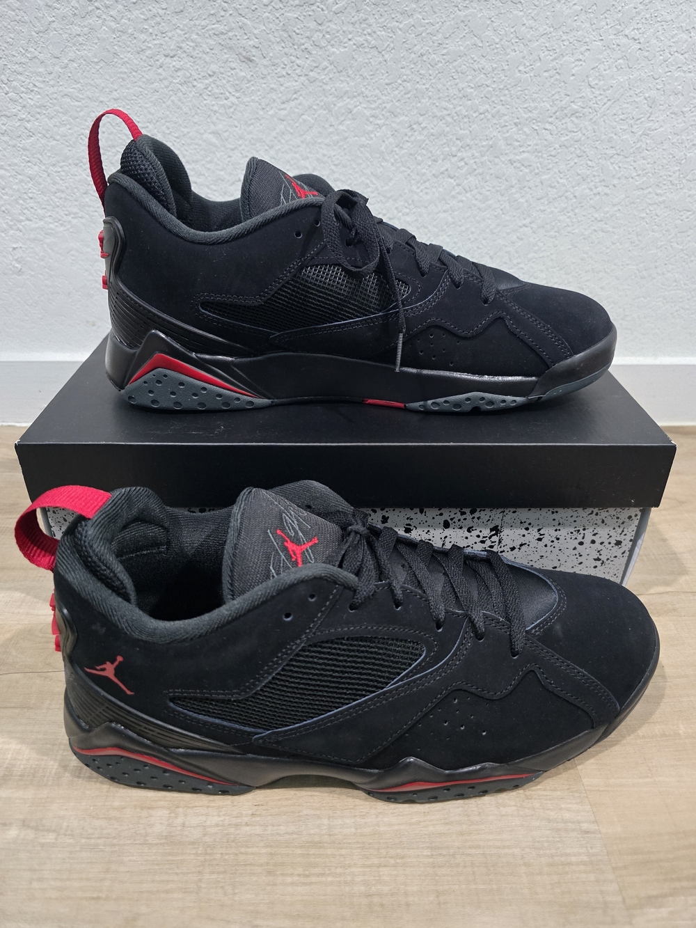 Men’s Air Jordan MVP 92 Low-Top Athletic Shoes in Black/Red